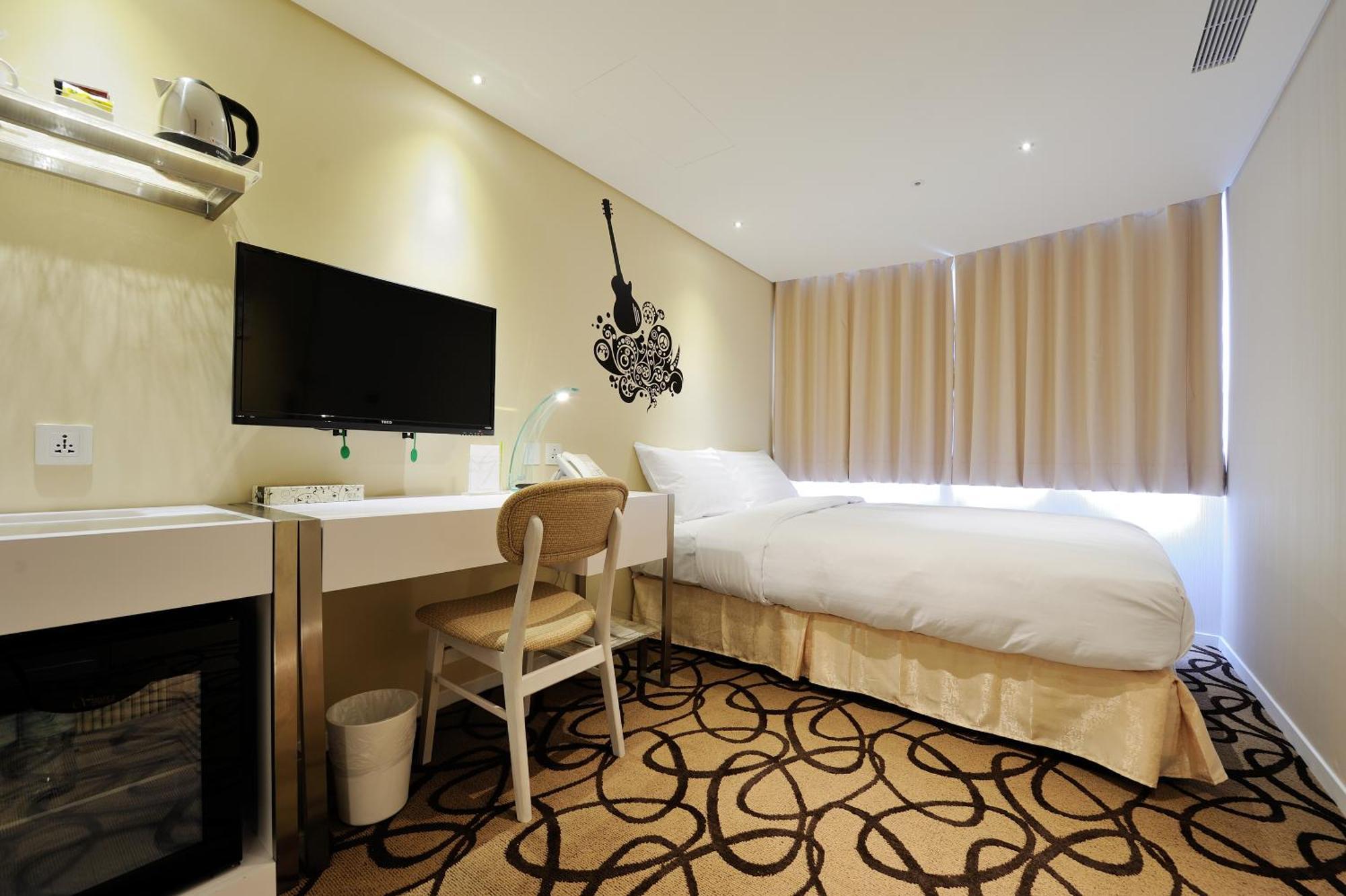 World - Zhonghua 4* Taipei